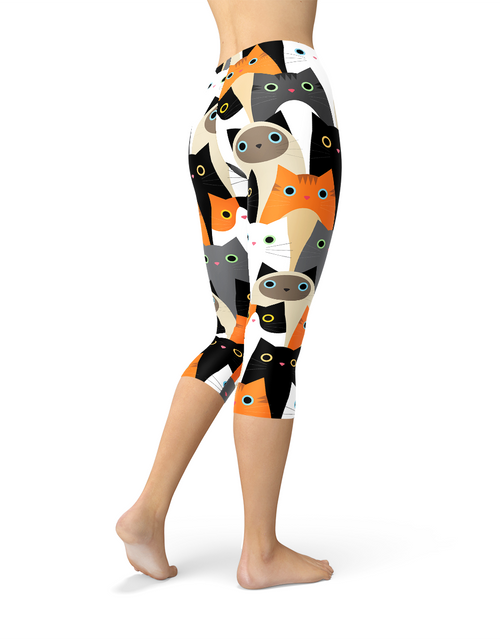 Load image into Gallery viewer, Womens All Over Print Cats Capri Leggings
